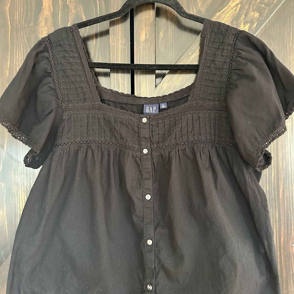 GAP Black Short-Sleeve Button Front Peasant Top size Large Tall